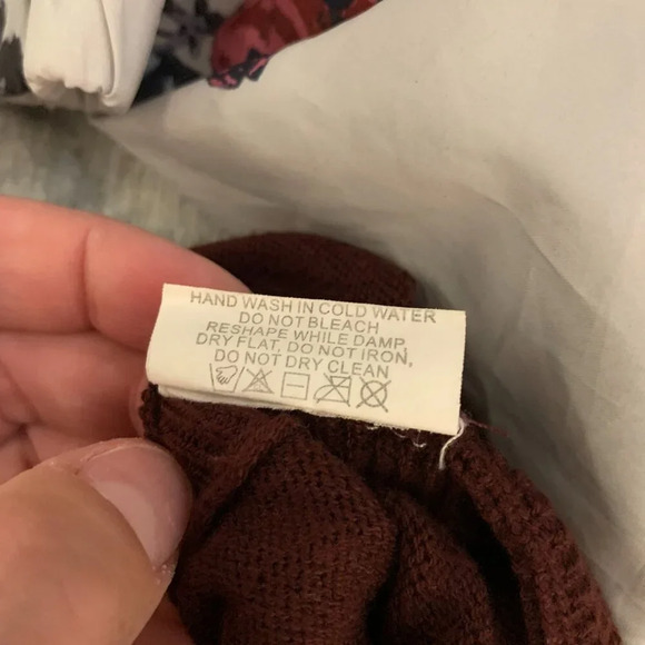 Quinn burgundy sweater - Picture 4 of 8